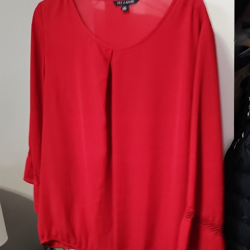 Blouse By Zac & Rachel